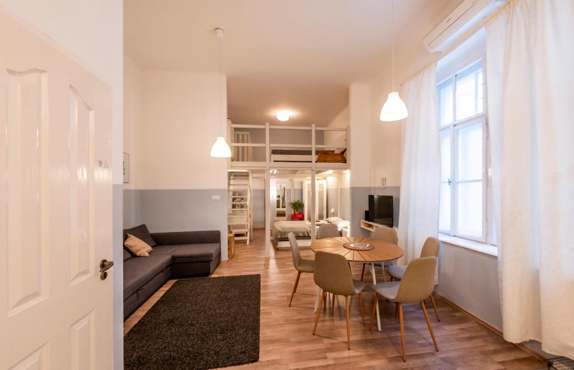 Klau33 Apartment In Party District Budapest Eksteriør billede
